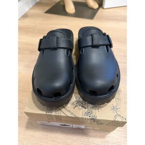 Karlie Buckle Clog – Size 7